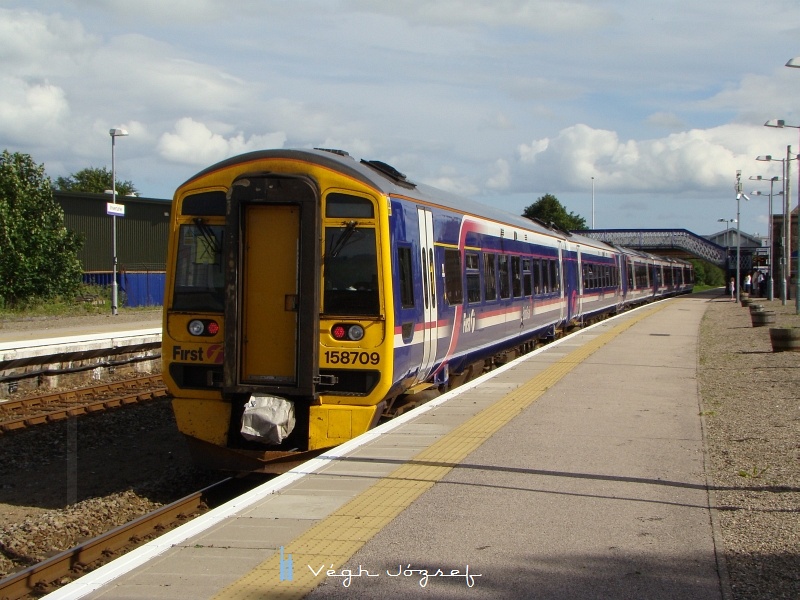 The Turbostar train no. 170-452 of First ScotRail going from Inverness to Aberdeen is arriving at Inverurie photo