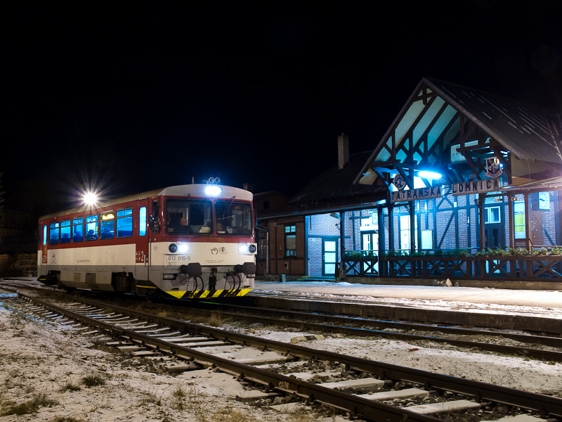 The ŽSSK 812 015-0 seen at Tatransk Lomnica photo