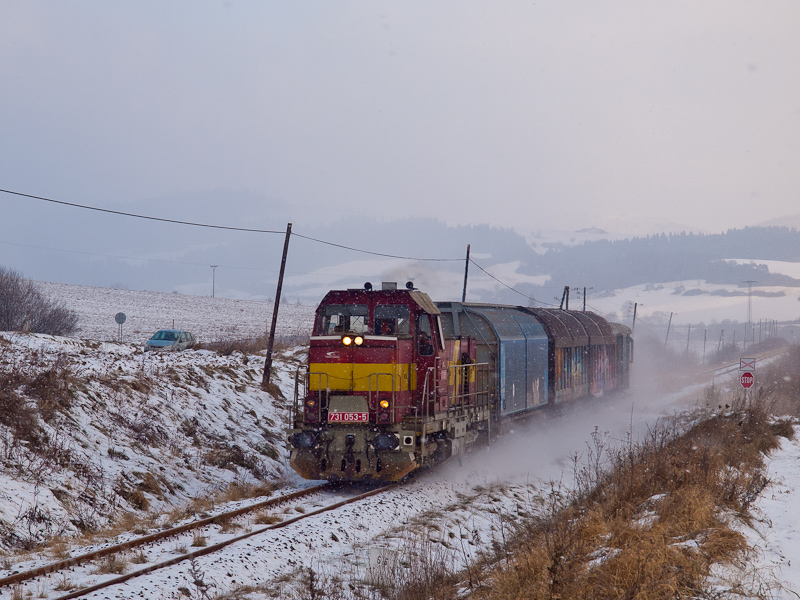 The ŽSSKC 731 053-5 seen between Plavnica (Palonca) and Hromoš (Kormos) photo