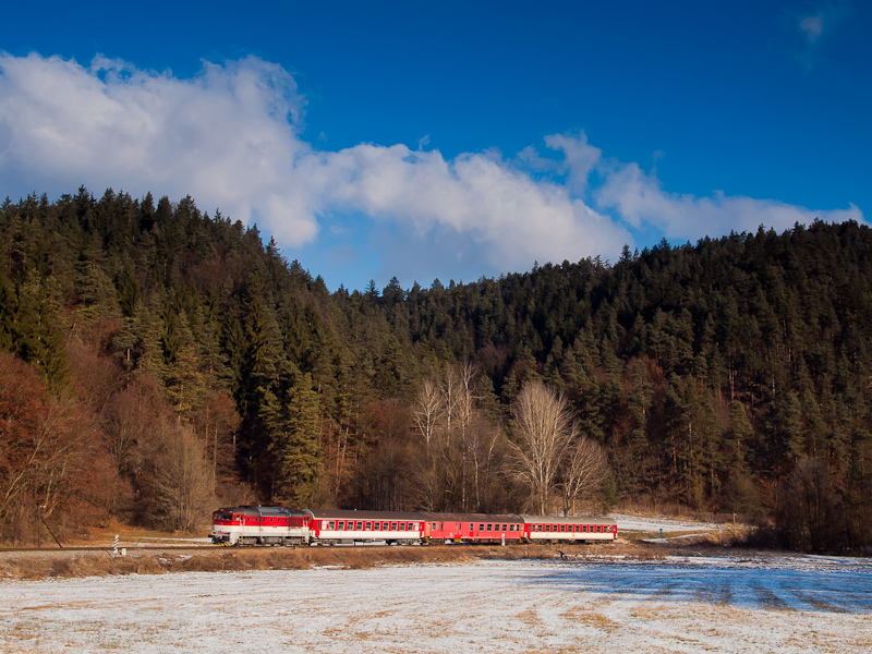 The ŽSSK 754 034-7 seen between Mezőkz (Medzibrod) and Libetbnya (ubietov) photo