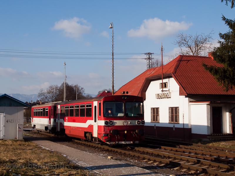 A ŽSSK 812 027-5 Garamslfalva (Šalkov) megll-rakodhelyen fot