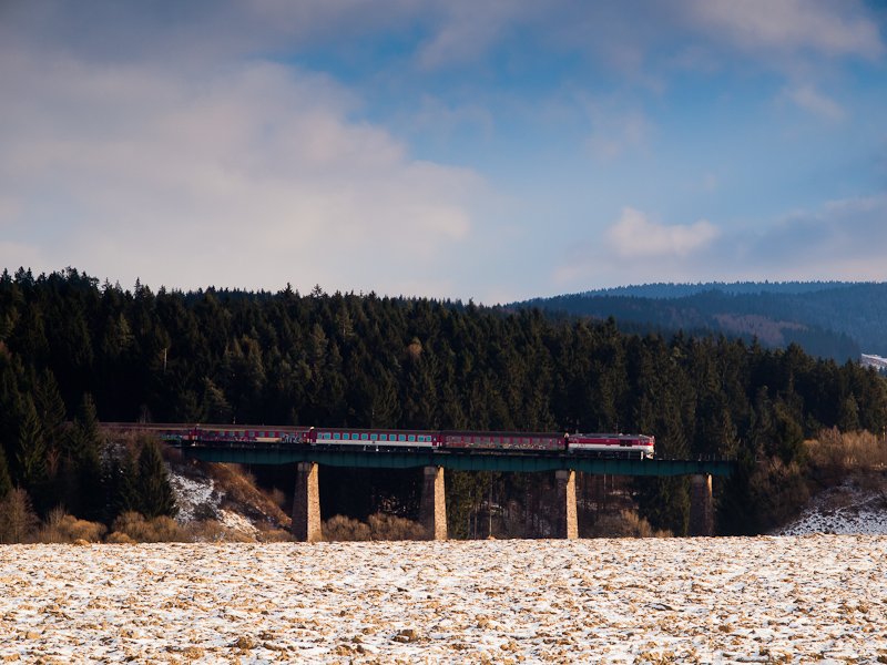 Gyorsvonat a felsőstubnyai Viadukt na Vode viadukton fot