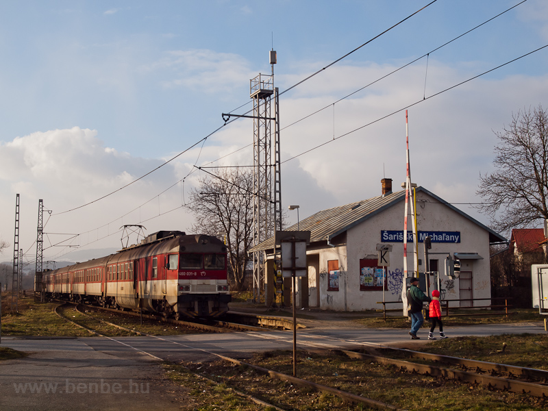 A ŽSSK 460 031-8 Šarišsk Michal'any megll-rakodhelyen fot