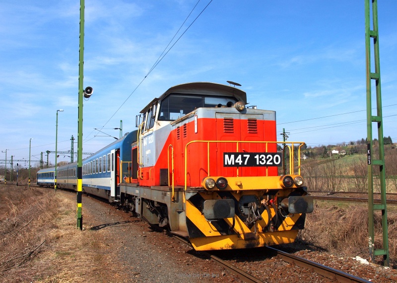 A MÁV M47 1320 pályaszámú tolatómozdonya Gyékényesen fotó