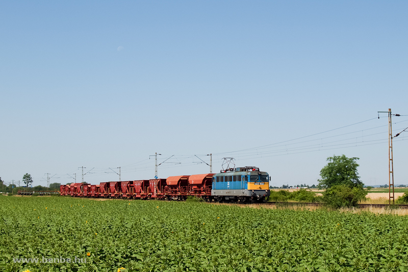 A MV V43 1028 Adcs s Karcsond kztt a Hatvan Rendező - Fzesabony tolats tehervonattal fot