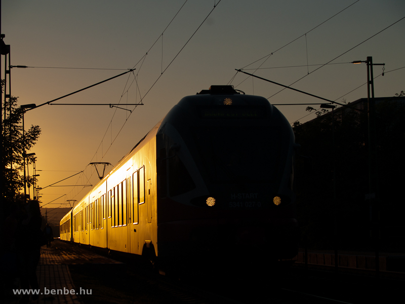 The 5341 027-0 at Trkblint in the golden hour photo