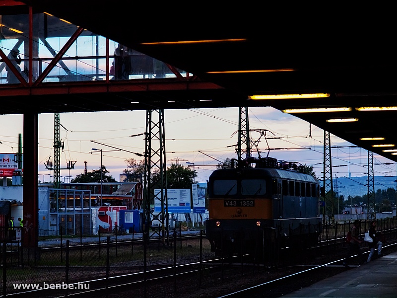 V43 1352 vr vonatra Kőbnya-Kispesten fot