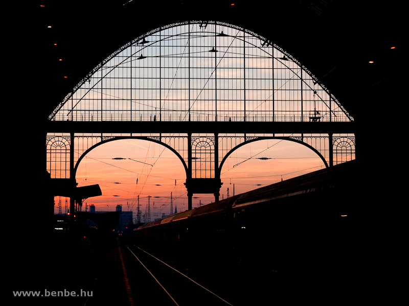 Sunrise at Budapest-Keleti photo