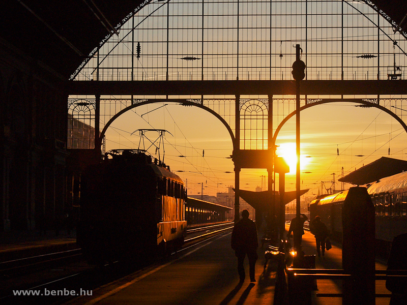 A V43 at Budapest-Keleti at sunrise photo