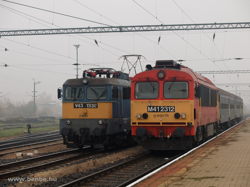 V43 1336 s M41 2312 Veszprmben fot