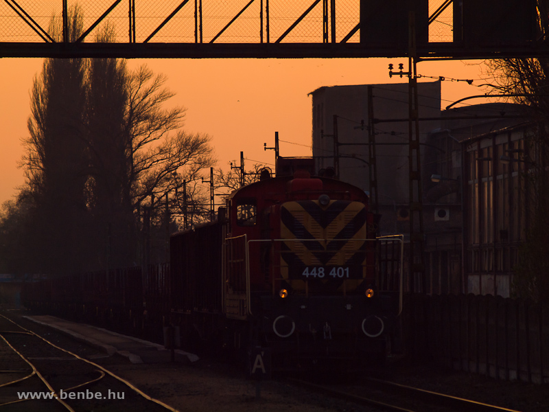 The MV-TR 448 401 (ex M44 401) at Kispest station by sunset photo