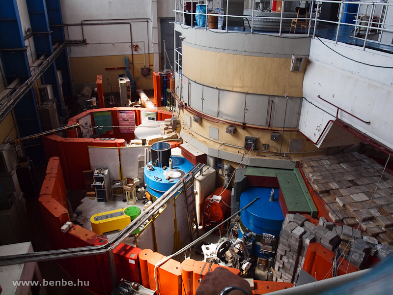 The research reactor of the Central Physics Research Centre at Csillebrc photo