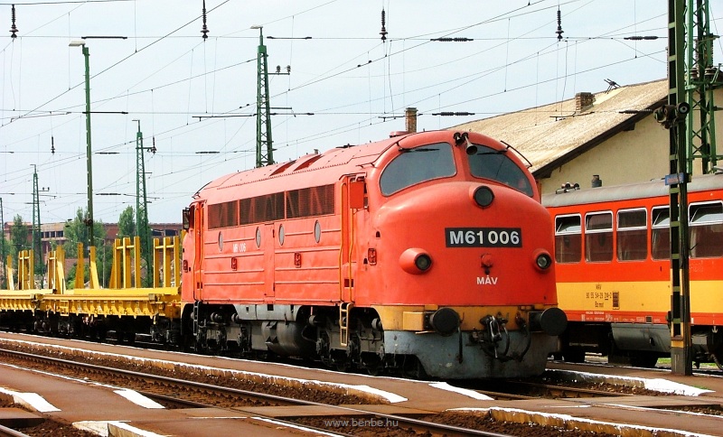The M61 006 at Almsfzitő photo