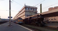 A MV Nosztalgia kft. 328,054 plyaszm gőzmozdonya s a MV-TR V43 3159-es Cirmosa a Dli plyaudvaron (Panormafot)