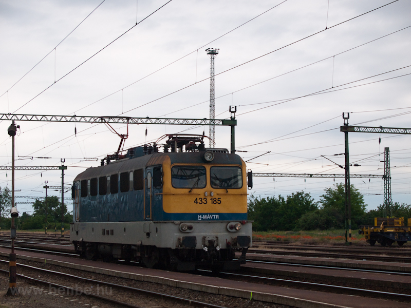 The 433 185 seen at Pusztas photo