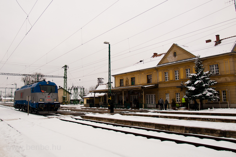 A ČD 380 017-4 plyaszm, tbbramrendszerű villanymozdonya magyarorszgi prbit teljesti fot