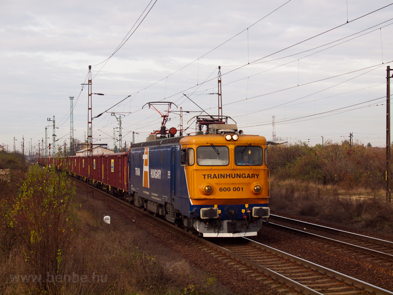 A TrainHungary 600 001-as ASEA-mozdonya Fzesabonyban
 fot