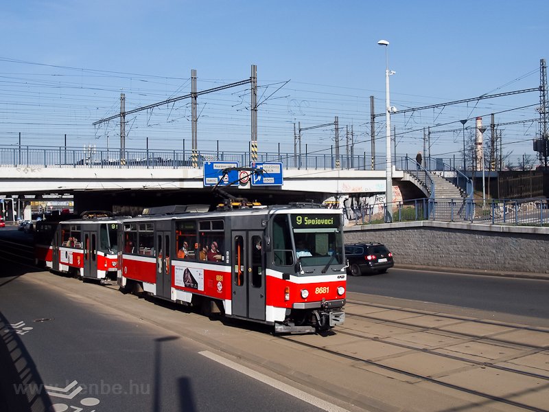 A 8681 plyaszm ČKD Tatra T6A2 villamoskocsi Prgban a hlavn nadraži alatti aluljrban
 fot