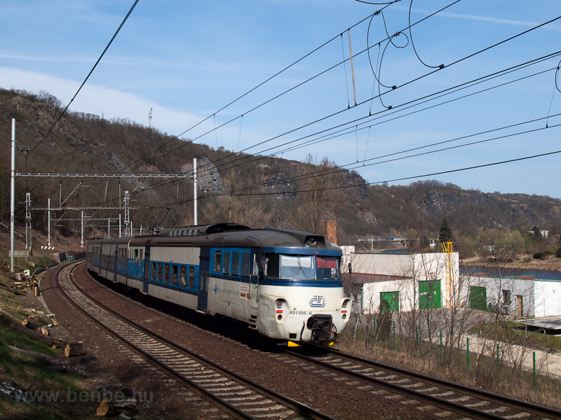 A ČD 451 056-6 plyasz fot