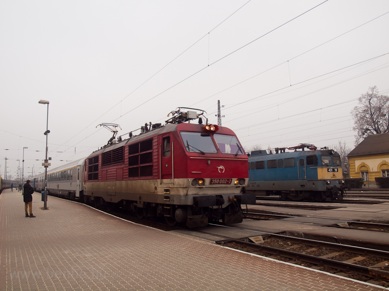 A ZSSK 350 002-2 Vcott
 a  fot