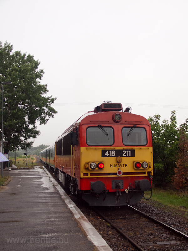The MÁV-TR 418 211 seen at  photo