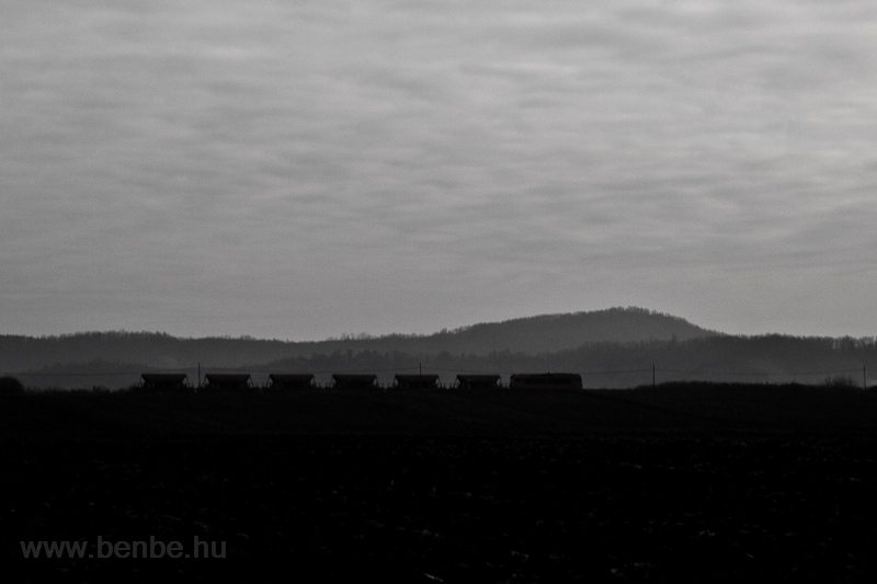 Greyscale beauty: an M41 with a gravel train between Ludnyhalszi and Szcsny photo