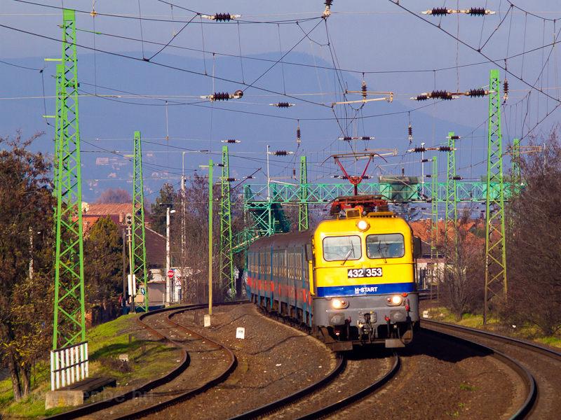 The 432 353 near Dunakeszi photo