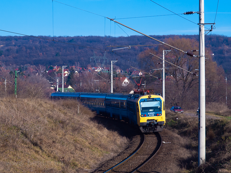 The 414 006 seen between F photo