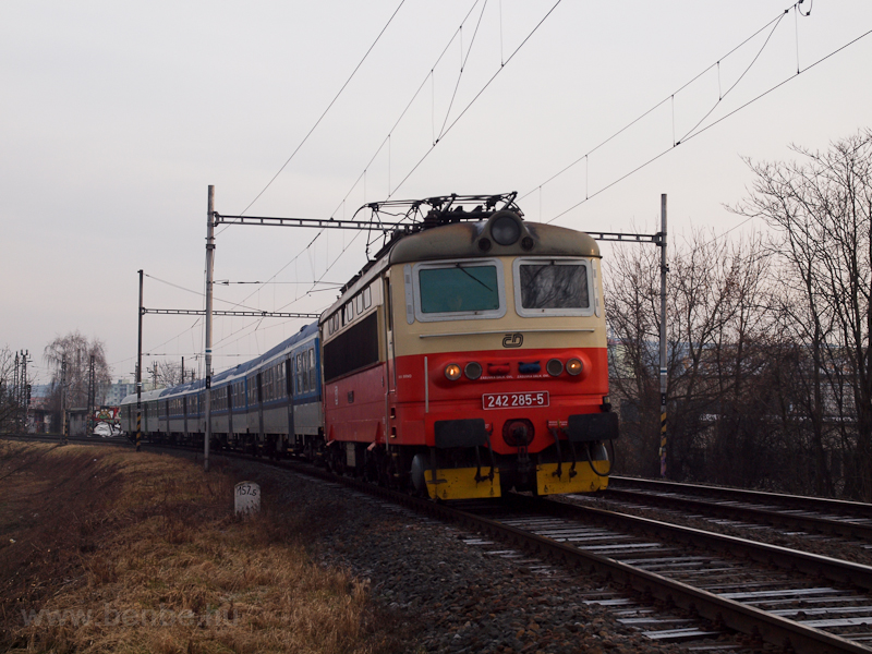 The ČD 242 285-5 seen  photo