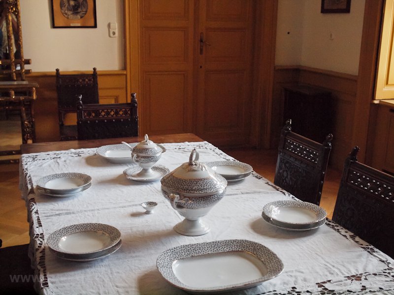 The dining room of the Nda photo