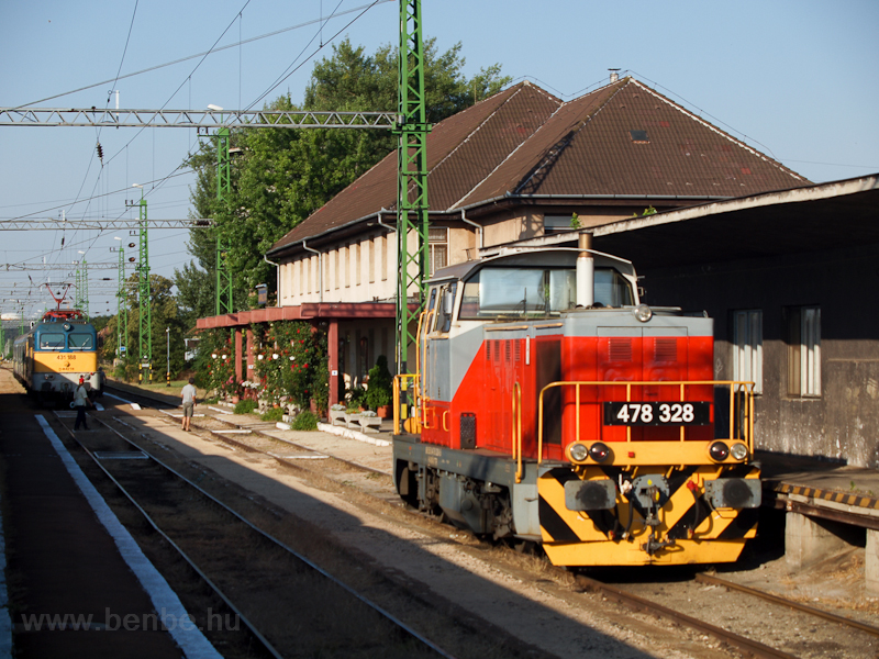 A MÁV-TR 478 328 Várpalota állomáson fotó