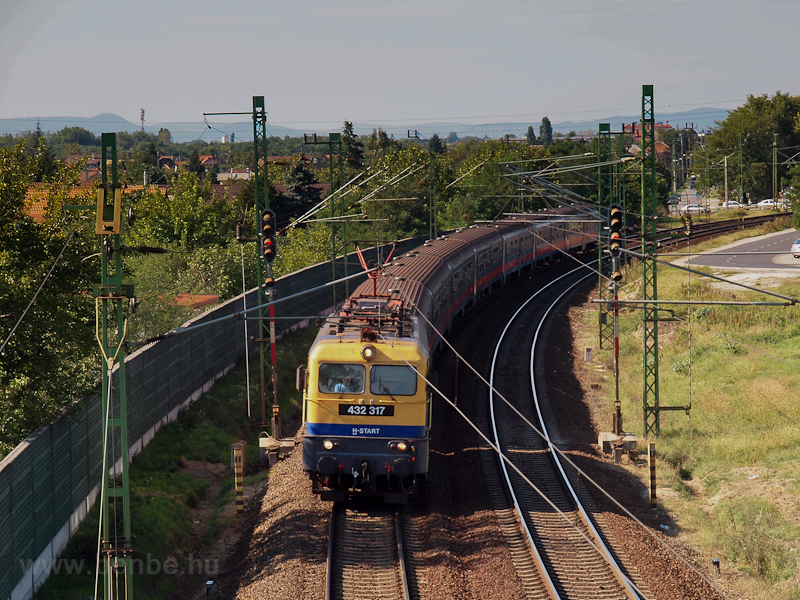 The 432 317 seen at Vecss photo