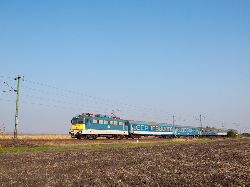 The V43 1296 near Hort-Csn photo