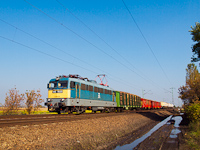 The V43 1025 seen hauling the local freight on line 80 near Hort-Csány