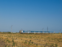 A BDVmot trainset seen between Délegyháza and Kiskunlacháza