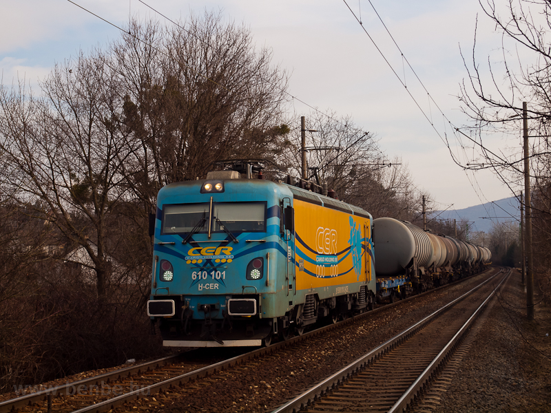 The CER 610 101 Phoenix seen between Zebegny and Szob als photo