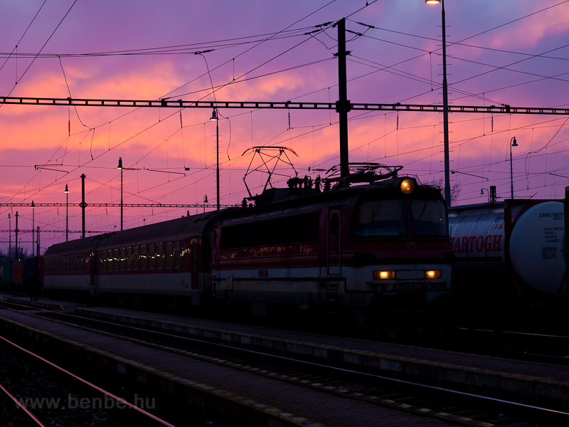 The ŽSSK 240 028-1 seen at Komrno photo