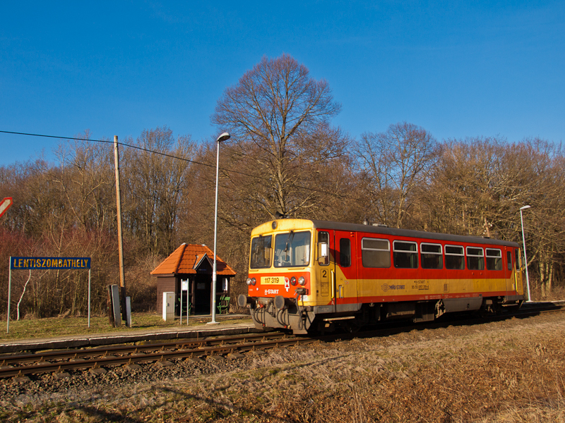 A MÁV-START 117 319 Lentiszombathely megállóhelyen fotó