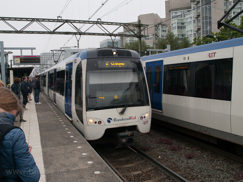 Randstad Rail metró a rotterdami RET szervírozásában
 Den Haag - Laan van NOI állomáson fotó