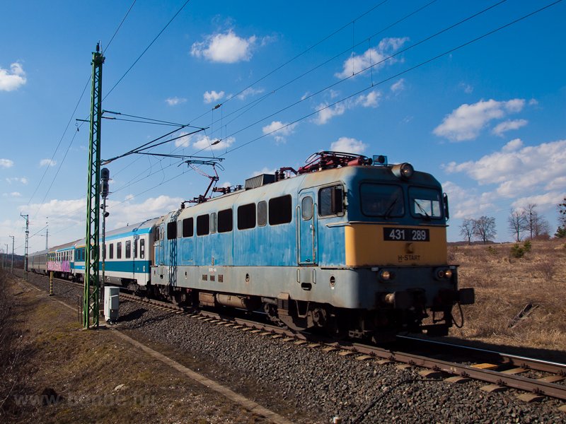 A 431 289 Zalalvőn a msik irny, Ljubljana-Budapest Citadella gyorsvonattal
 fot