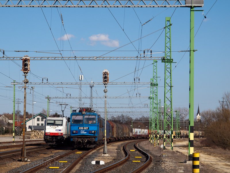 A METRANS (HHLA) 185 635-0 s a MV-START (RailCargoHungria) 630 027 Zalalvőn
 fot