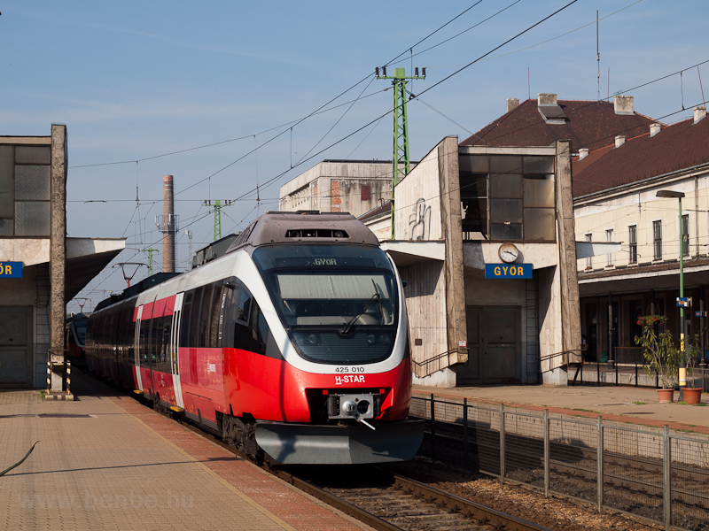 The 424 010 at Győr photo