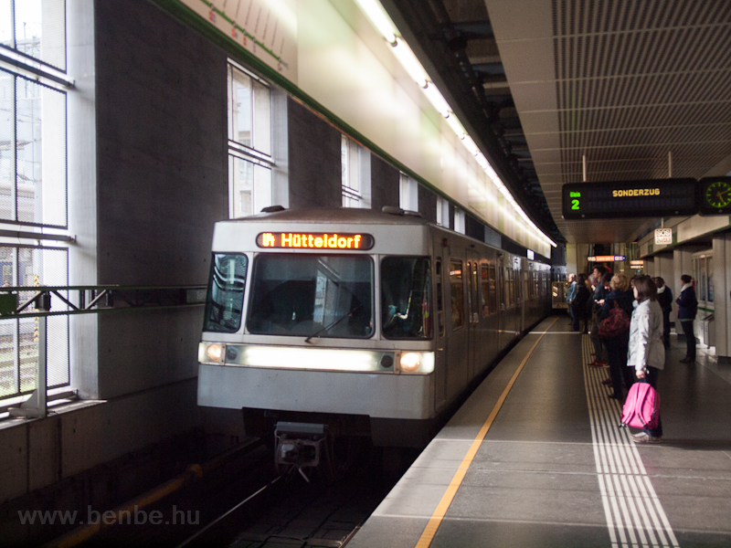 U4 metró
 fotó