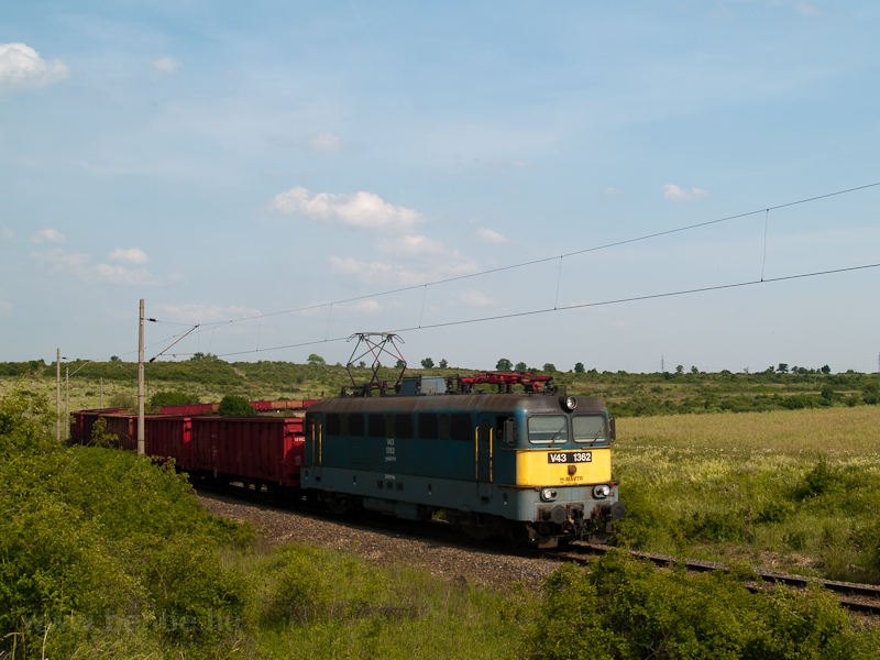 The V43 1362 is seen hauling a coal train from Bkkbrny to the Mtra Power Plant between Nagyt and Visonta stations photo