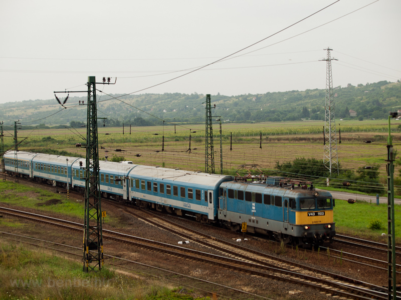 A V43 1103 rkezik Budapest felől Nykldhzra fot