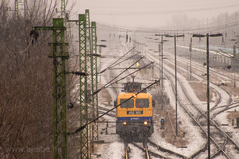 A 432 302-es Papagj Szili Dunakeszin
 fot