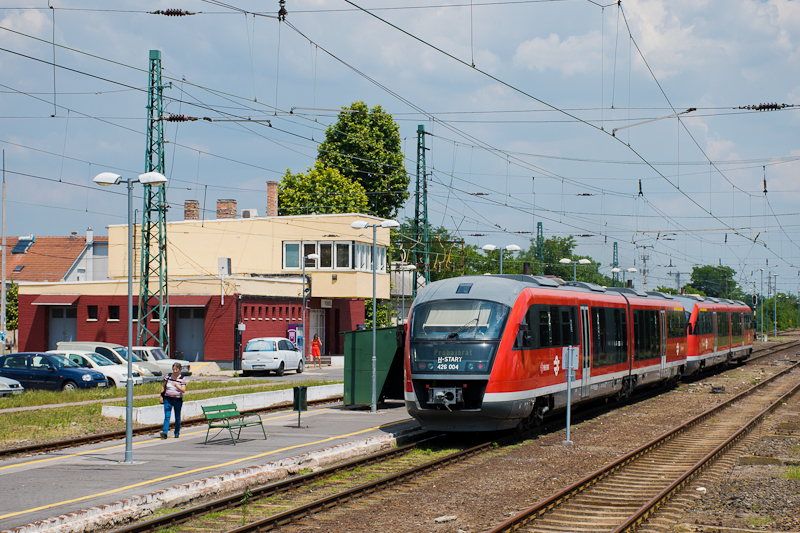 A 426 004-es Desiro a BHÉV Tököl állomásán
 fotó