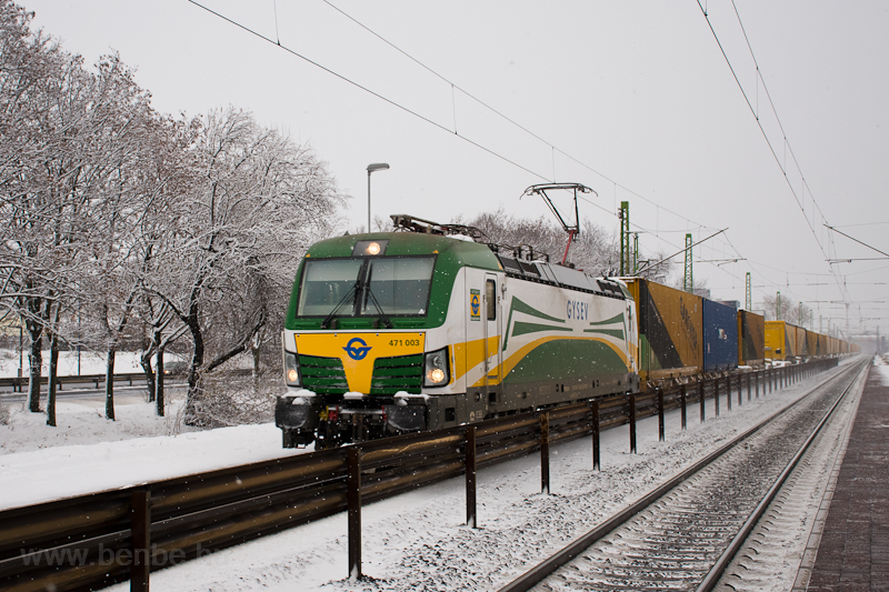 A GYSEV 471 003 plyaszm Vectron a Gartner-kontnervonattal Szemeretelepen fot