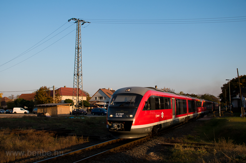 A MV-START 426 004 Desiro Pestszentimre felsőnl a Burma-vgny kereszteződsnl
 fot