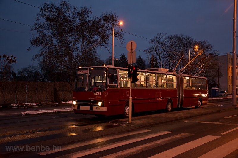 A 278 plyaszm Ikarus-GVM trolibusz a Bcsi t/Vrsvri tnl
 fot